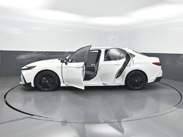 Used 2025 Toyota Camry SE w/ Convenience Package FWD image 35