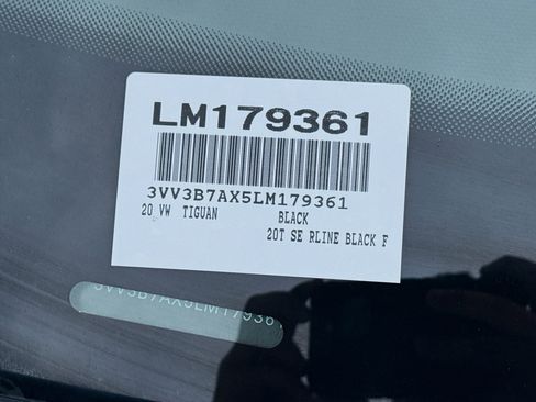 Certified 2020 Volkswagen Tiguan SE R-Line image 39