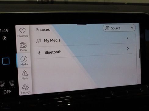 Used 2024 Volkswagen Atlas SE image 32