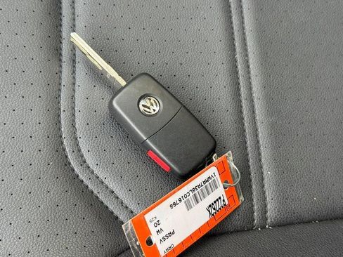 Used 2020 Volkswagen Passat 2.0T R-Line image 30