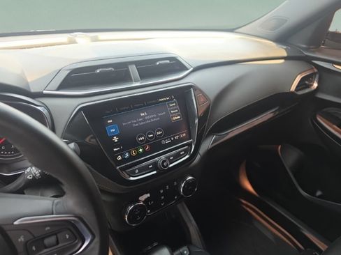 Used 2021 Chevrolet TrailBlazer ACTIV w/ Technology Package FWD image 18