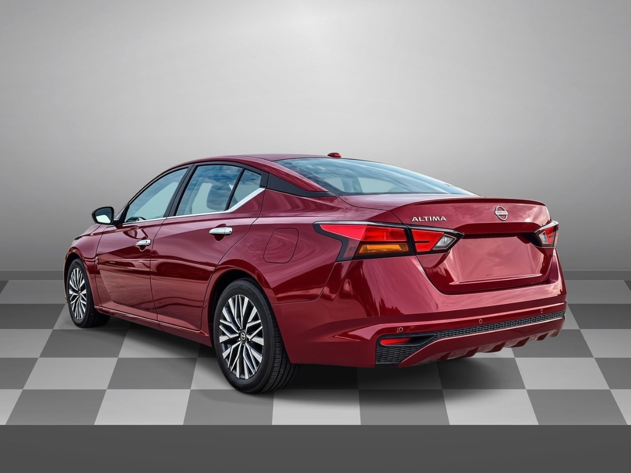 Used 2025 Nissan Altima 2.5 SV FWD image 4