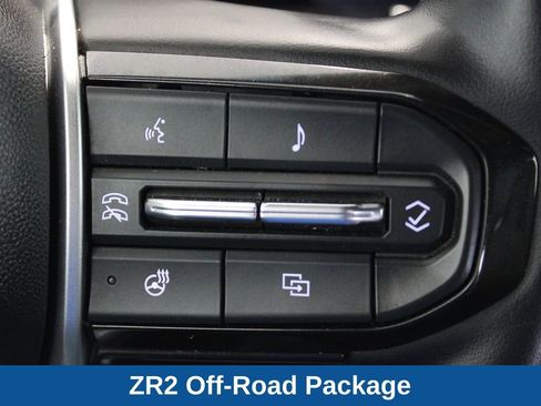 Used 2024 Chevrolet Colorado ZR2 w/ ZR2 Convenience Package III image 23