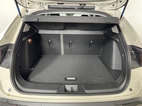 New 2026 Chevrolet Trax ACTIV w/ Sunroof Package FWD image 7