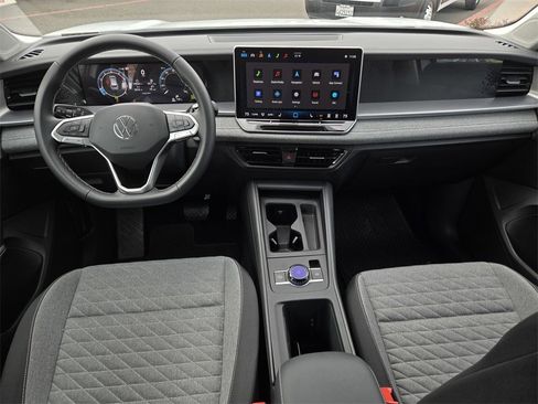 Used 2025 Volkswagen Tiguan S image 14