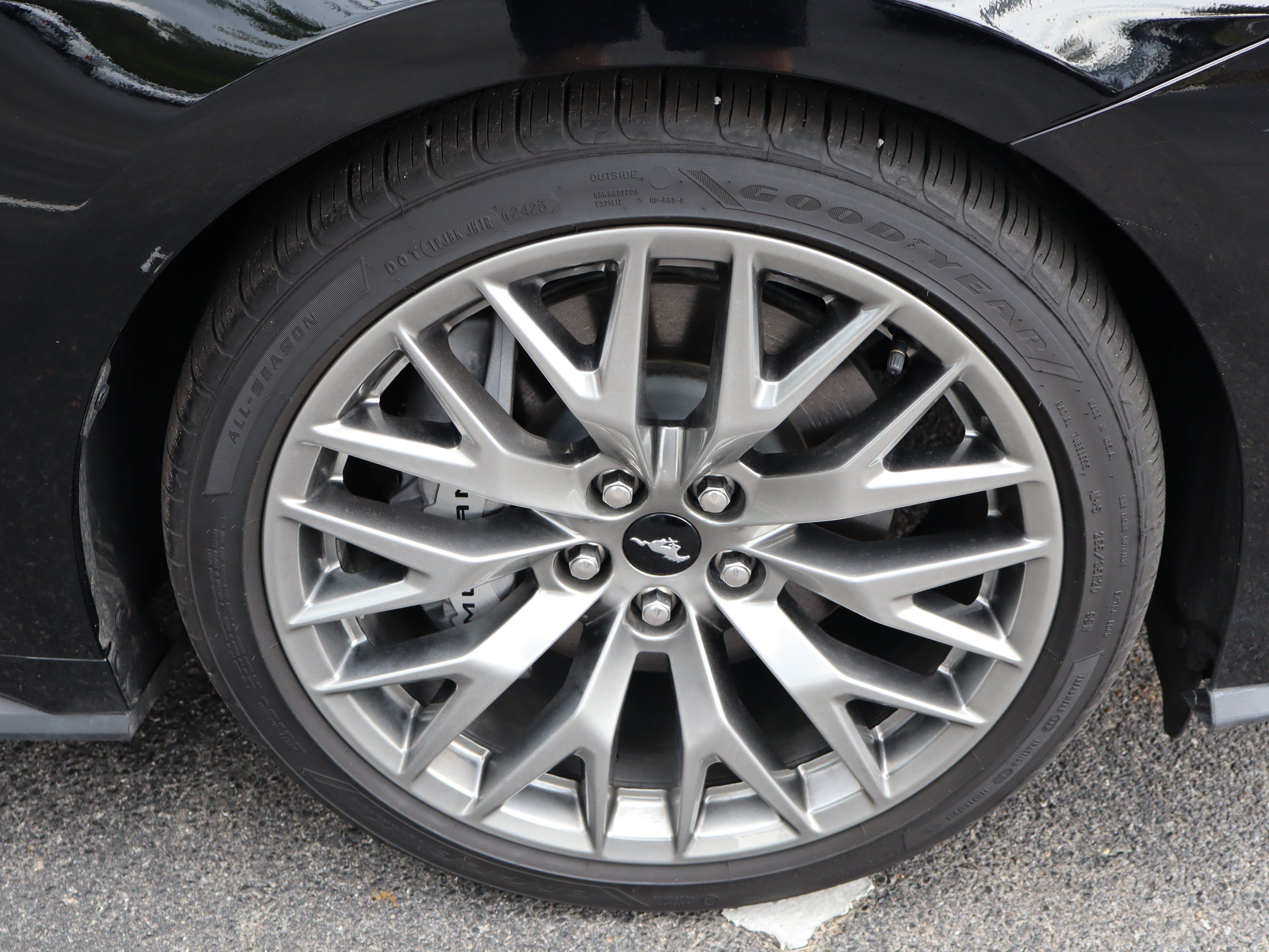 Used 2025 Ford Mustang GT Premium RWD image 12