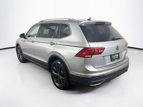 Used 2024 Volkswagen Tiguan SE FWD image 5