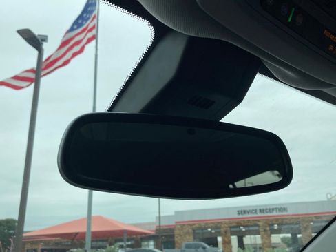 Used 2024 GMC Terrain SLE FWD image 26