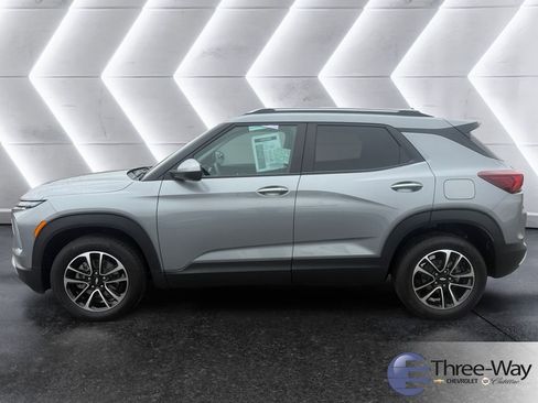 Certified 2024 Chevrolet TrailBlazer LT image 2