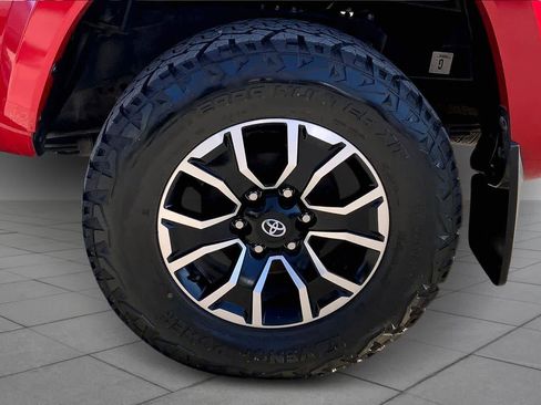 Used 2021 Toyota Tacoma TRD Sport w/ TRD Premium Sport Package image 9