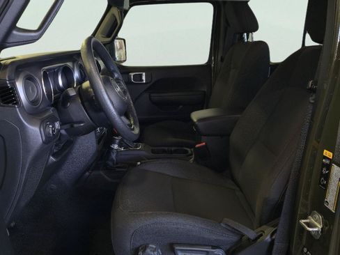 Used 2023 Jeep Gladiator Sport AWD/4WD image 13