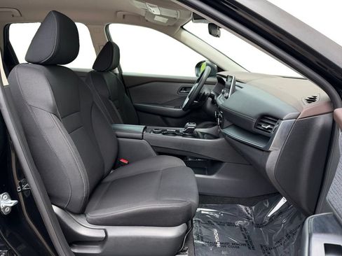 Used 2023 Nissan Rogue S AWD/4WD image 18