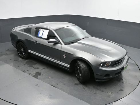 Used 2011 Ford Mustang Premium w/ 202A Rapid Spec Order Code image 38