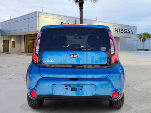 Used 2015 Kia Soul + w/ Audio Package FWD image 4