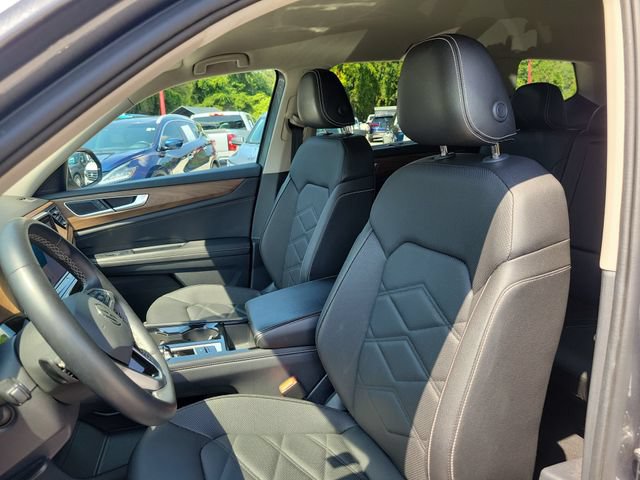 Used 2025 Volkswagen Atlas SE FWD image 18