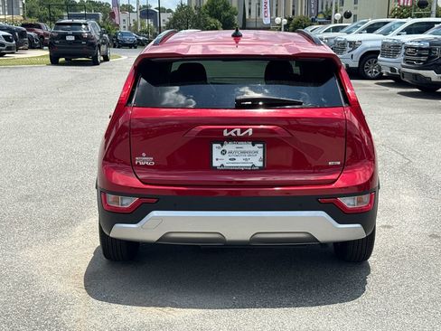 Used 2025 Kia Niro EX FWD image 6