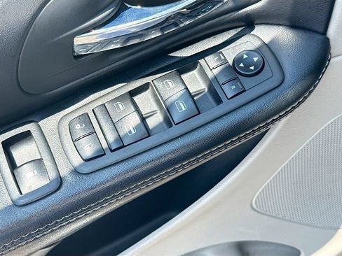 Used 2020 Dodge Grand Caravan SXT FWD image 19