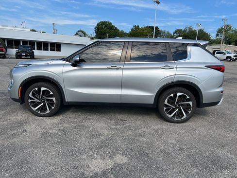 Used 2022 Mitsubishi Outlander SEL Black Edition FWD image 12