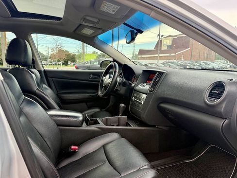 Used 2009 Nissan Maxima 3.5 SV w/ Sport Pkg FWD image 9