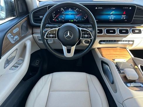 Used 2022 Mercedes-Benz GLS 450 4MATIC image 11