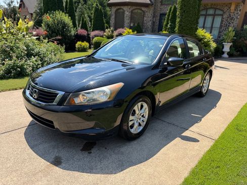 Used 2010 Honda Accord LX-P image 2