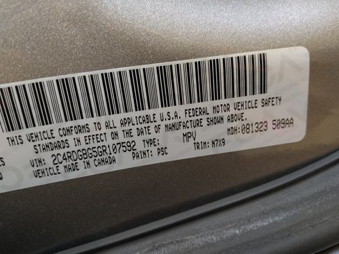 Used 2016 Dodge Grand Caravan SE FWD image 33