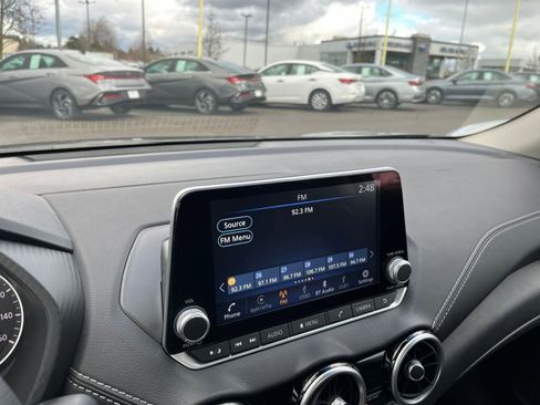 Used 2025 Nissan Sentra SV image 17