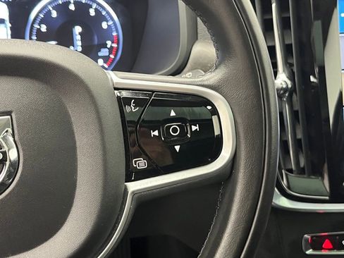 Used 2020 Volvo V90 T6 Cross Country image 14
