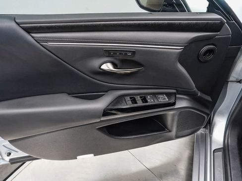 Used 2024 Lexus ES 300h w/ Premium Package FWD image 22
