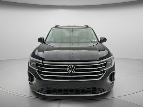 Used 2025 Volkswagen Atlas SE AWD/4WD image 2