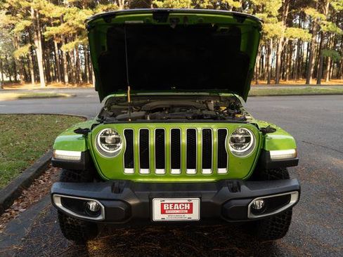 Used 2019 Jeep Wrangler Unlimited Sahara w/ Uconnect 4C Nav & Sound Group image 9