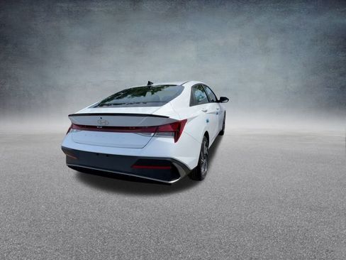 Used 2025 Hyundai Elantra Sport image 21