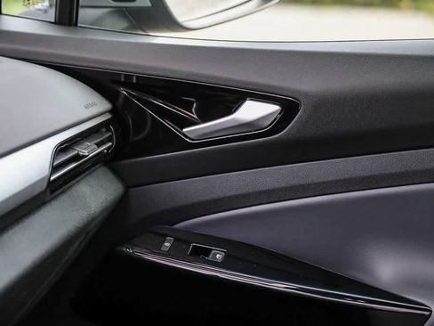 Used 2022 Volkswagen ID.4 Pro S image 18