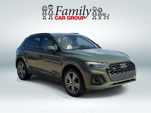 Used 2025 Audi Q5 2.0T Premium w/ Convenience Plus Package AWD/4WD image 2