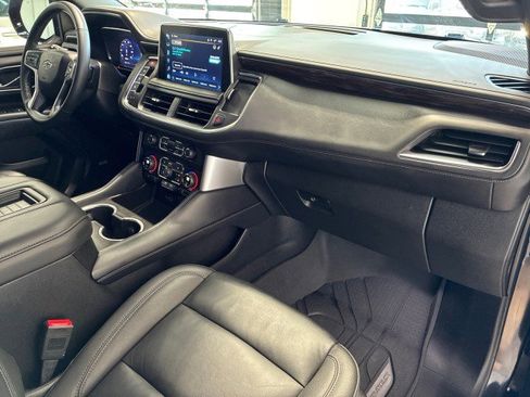 Used 2024 Chevrolet Suburban Z71 w/ Luxury Package image 11