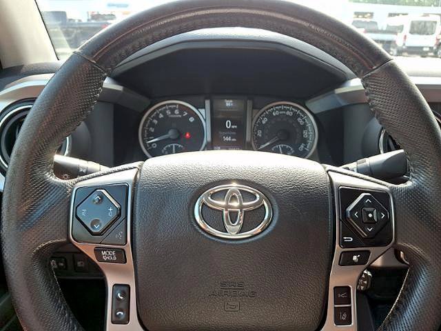 Used 2021 Toyota Tacoma SR5 AWD/4WD image 19