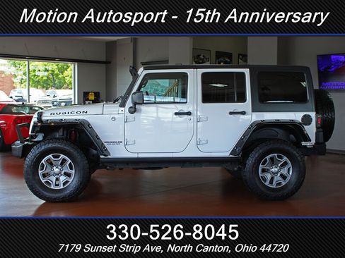 Used 2013 Jeep Wrangler Unlimited Rubicon w/ Connectivity Group AWD/4WD image 7