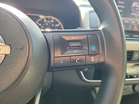 Used 2023 Nissan Rogue SV FWD image 23