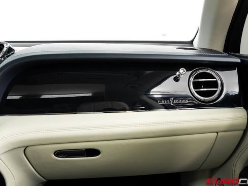 Used 2021 Bentley Bentayga AWD/4WD image 31