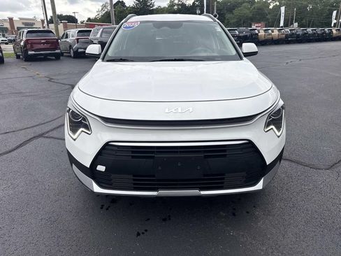 Used 2025 Kia Niro LX FWD image 11