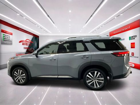 Used 2022 Nissan Pathfinder Platinum image 5