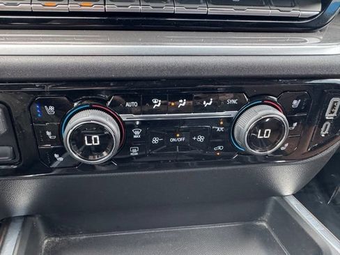 Certified 2025 Chevrolet Silverado 1500 High Country AWD/4WD image 19