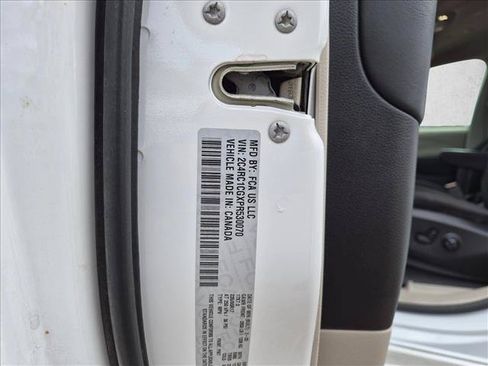 Used 2023 Chrysler Voyager LX FWD image 14