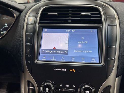 Used 2020 Lincoln Nautilus Standard w/ Equipment Group 101A image 20