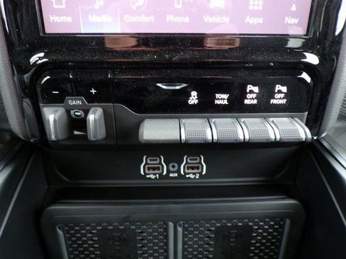 New 2025 RAM 2500 Big Horn AWD/4WD image 23