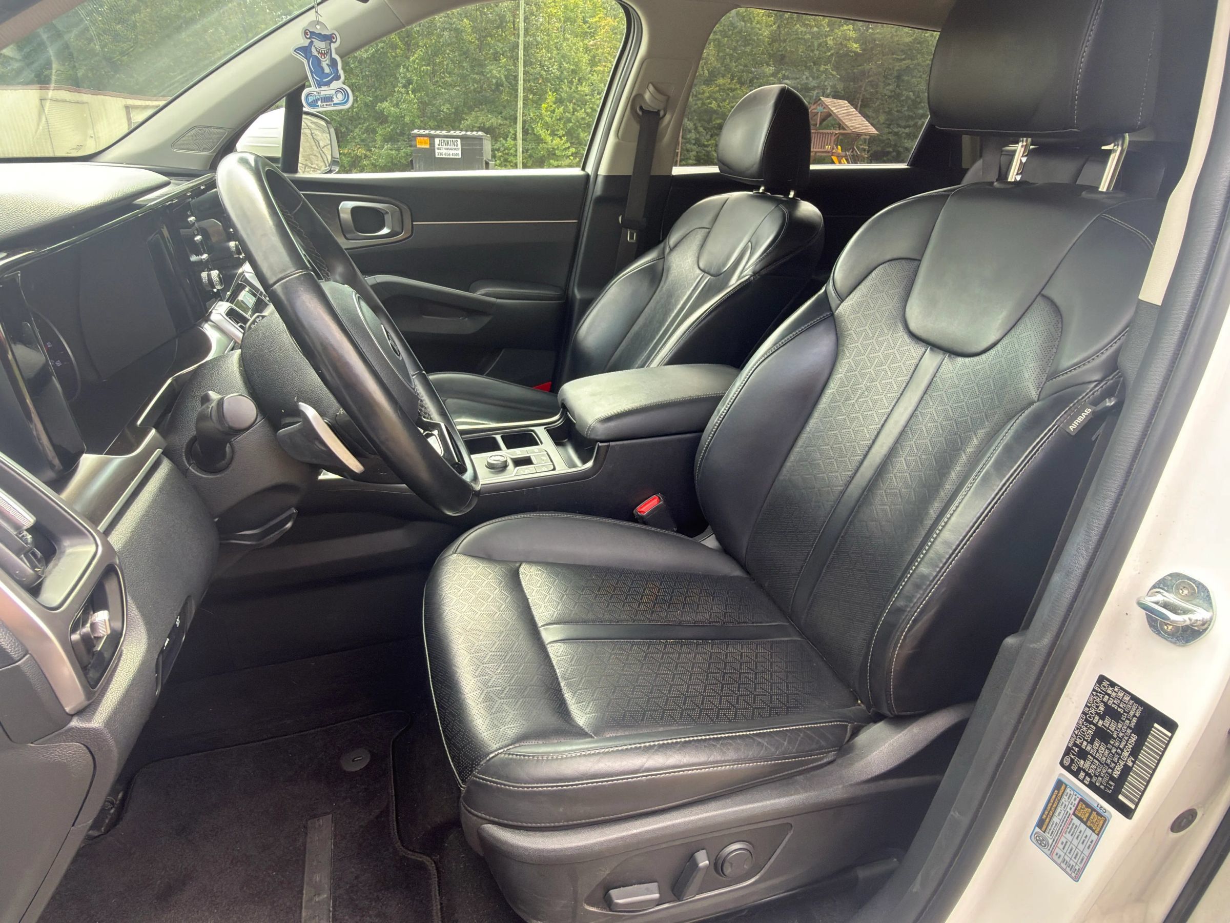 Used 2021 Kia Sorento S FWD image 2