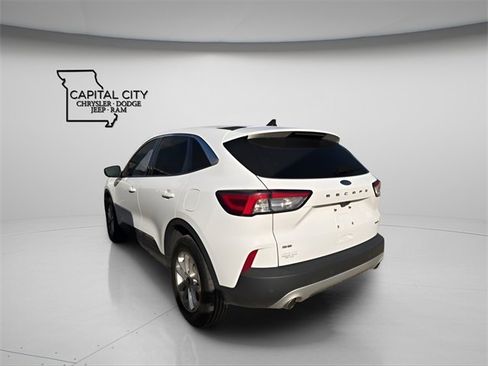 Used 2021 Ford Escape SE image 6