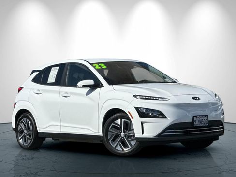 Used 2023 Hyundai Kona SE w/ Cargo Package FWD image 2