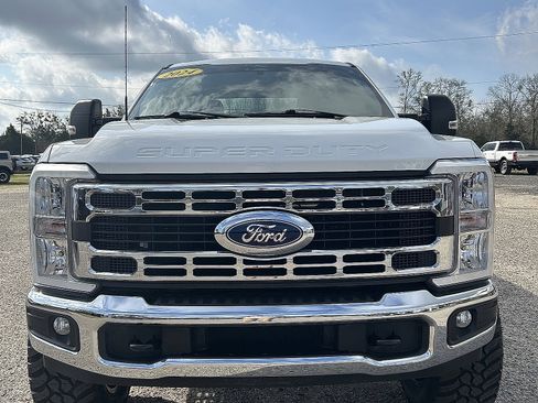 Used 2024 Ford F250 XLT image 3