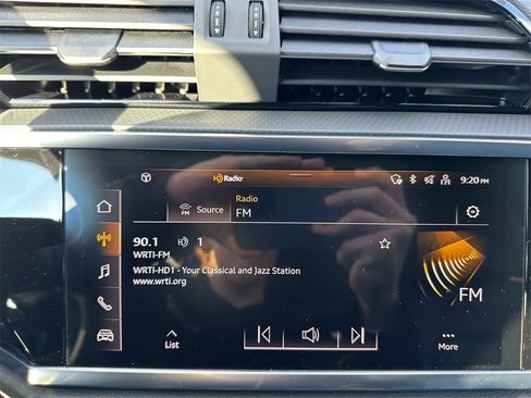 New 2025 Audi Q3 2.0T Premium image 16